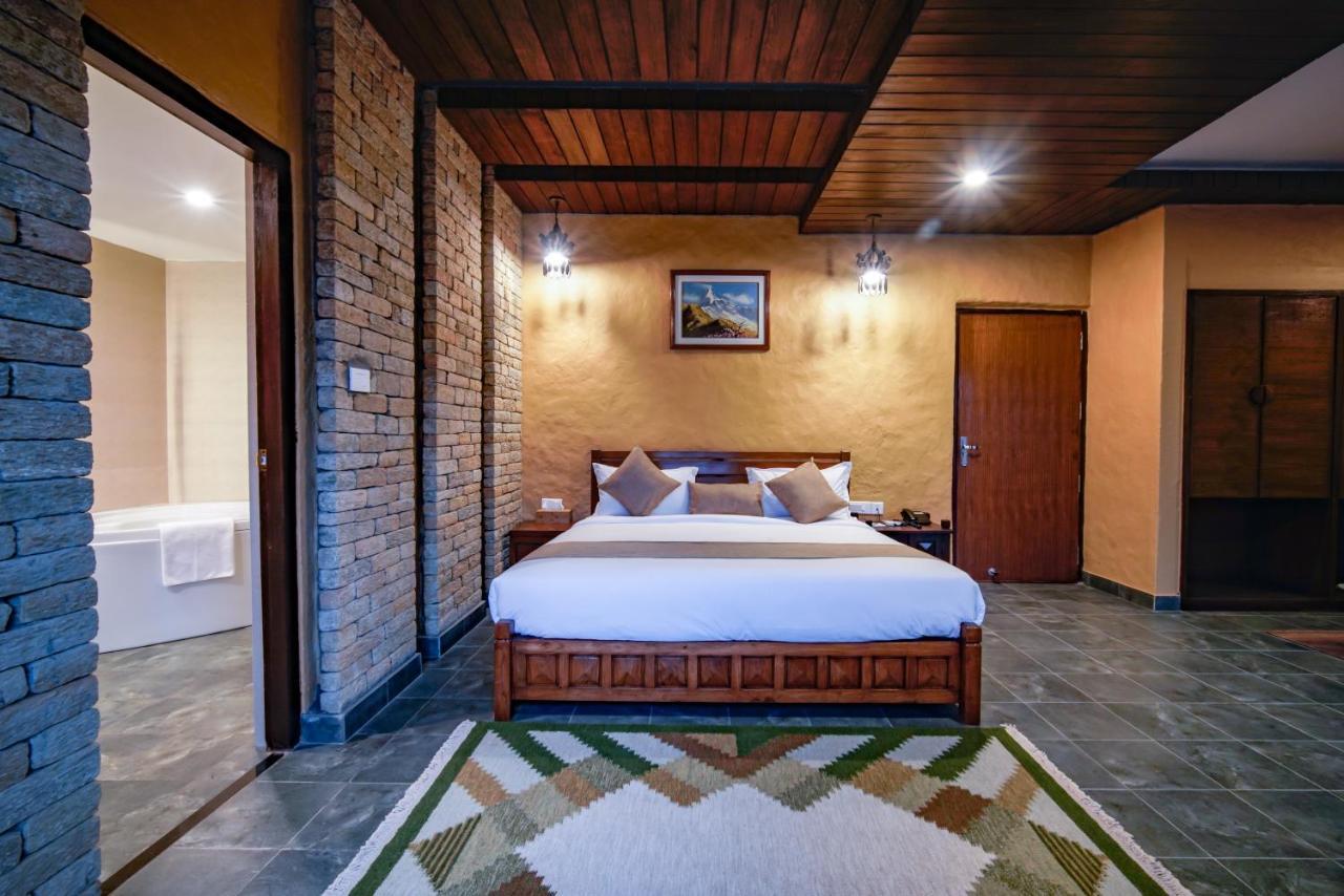 Bar Peepal Resort Pokhara Zewnętrze zdjęcie Deluxe Suite
