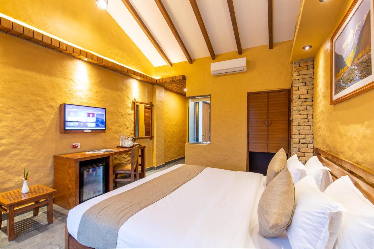 Bar Peepal Resort Pokhara Zewnętrze zdjęcie Deluxe Room