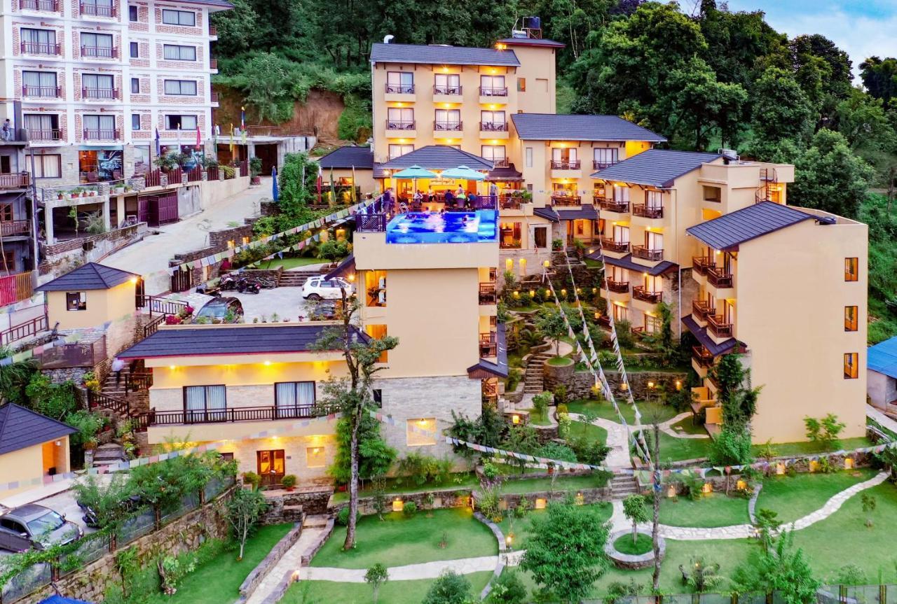 Bar Peepal Resort Pokhara Zewnętrze zdjęcie The Glades Resort and Villas