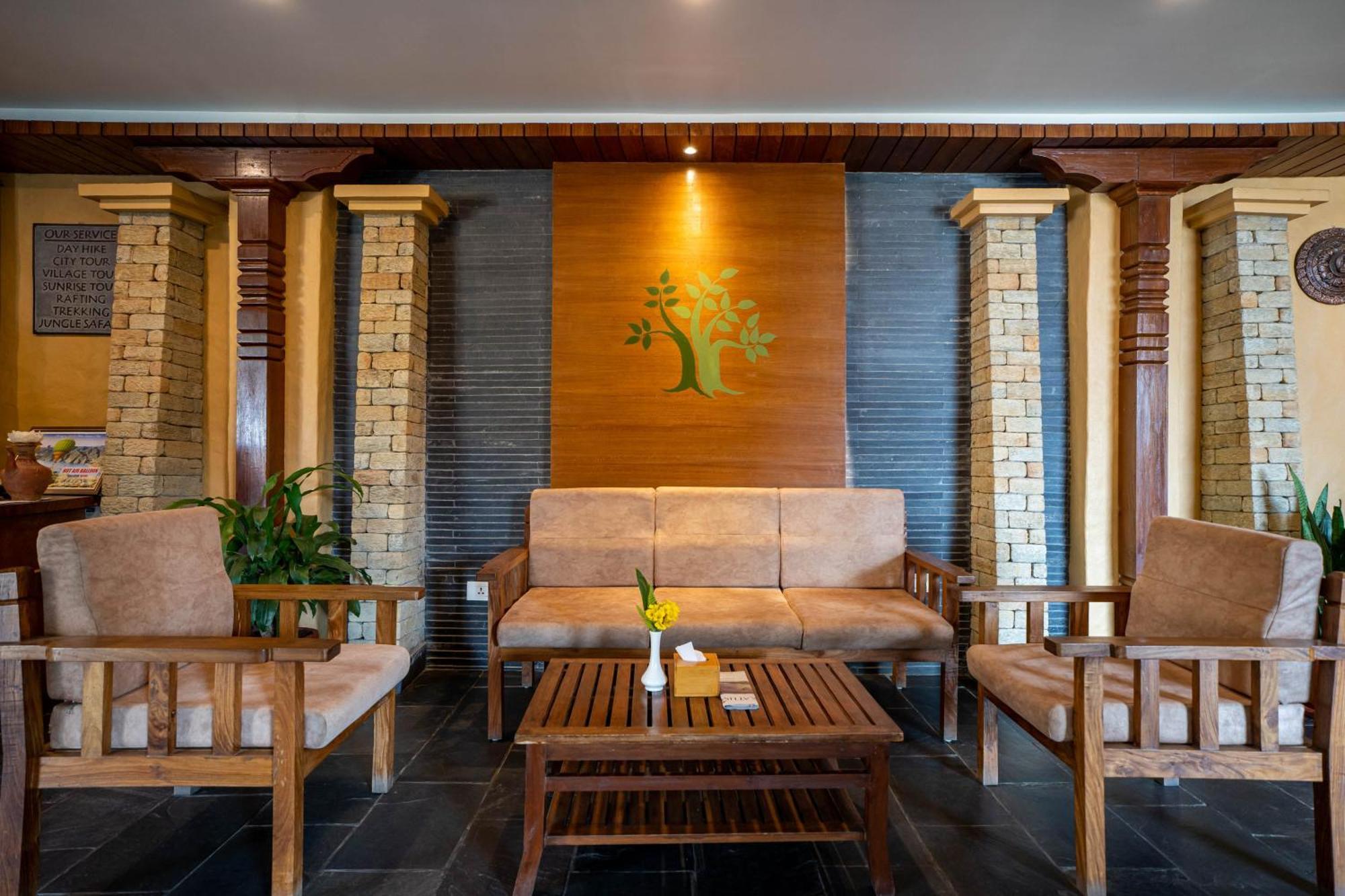 Bar Peepal Resort Pokhara Zewnętrze zdjęcie The lobby of the hotel