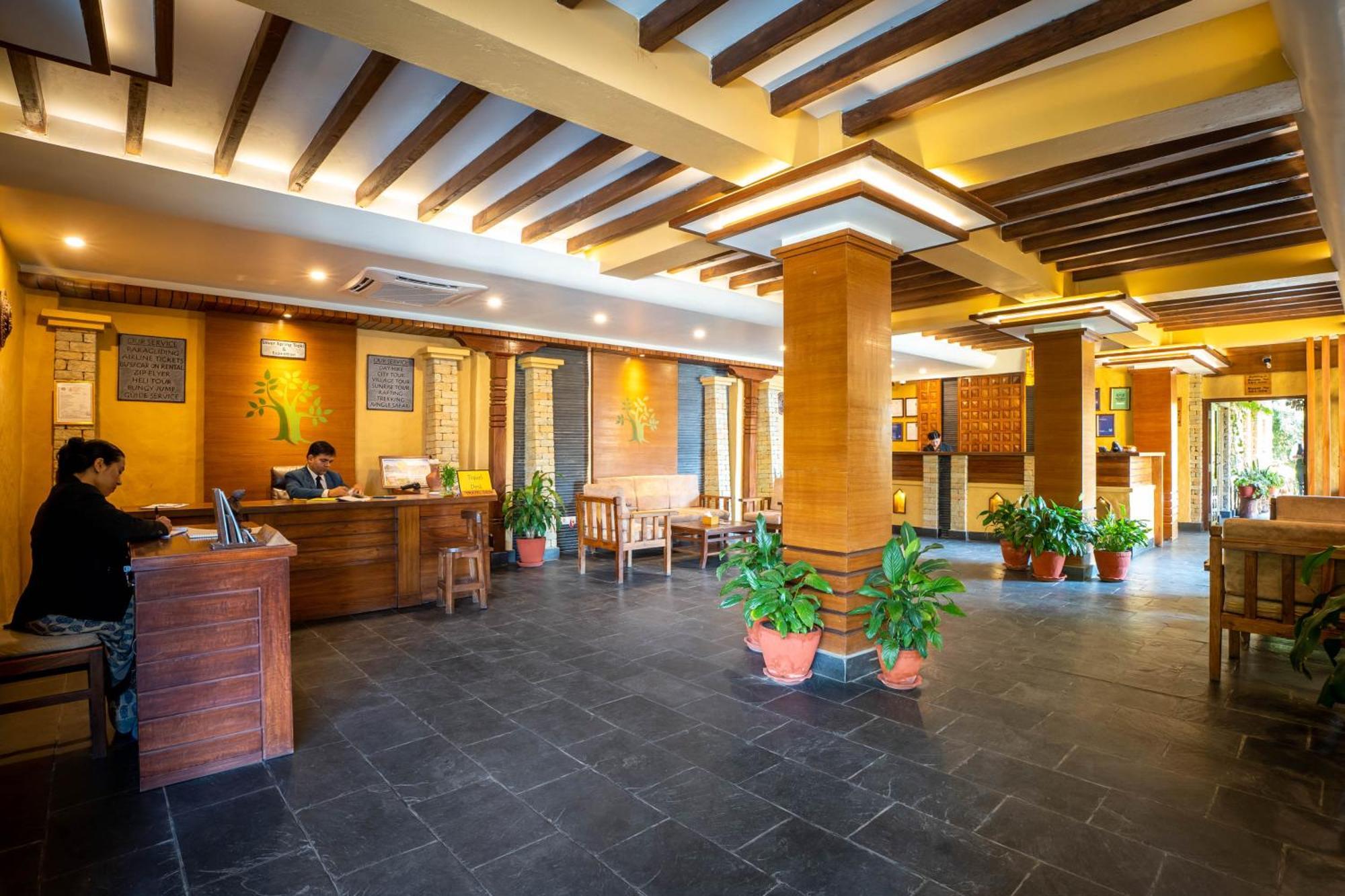 Bar Peepal Resort Pokhara Zewnętrze zdjęcie Lobby