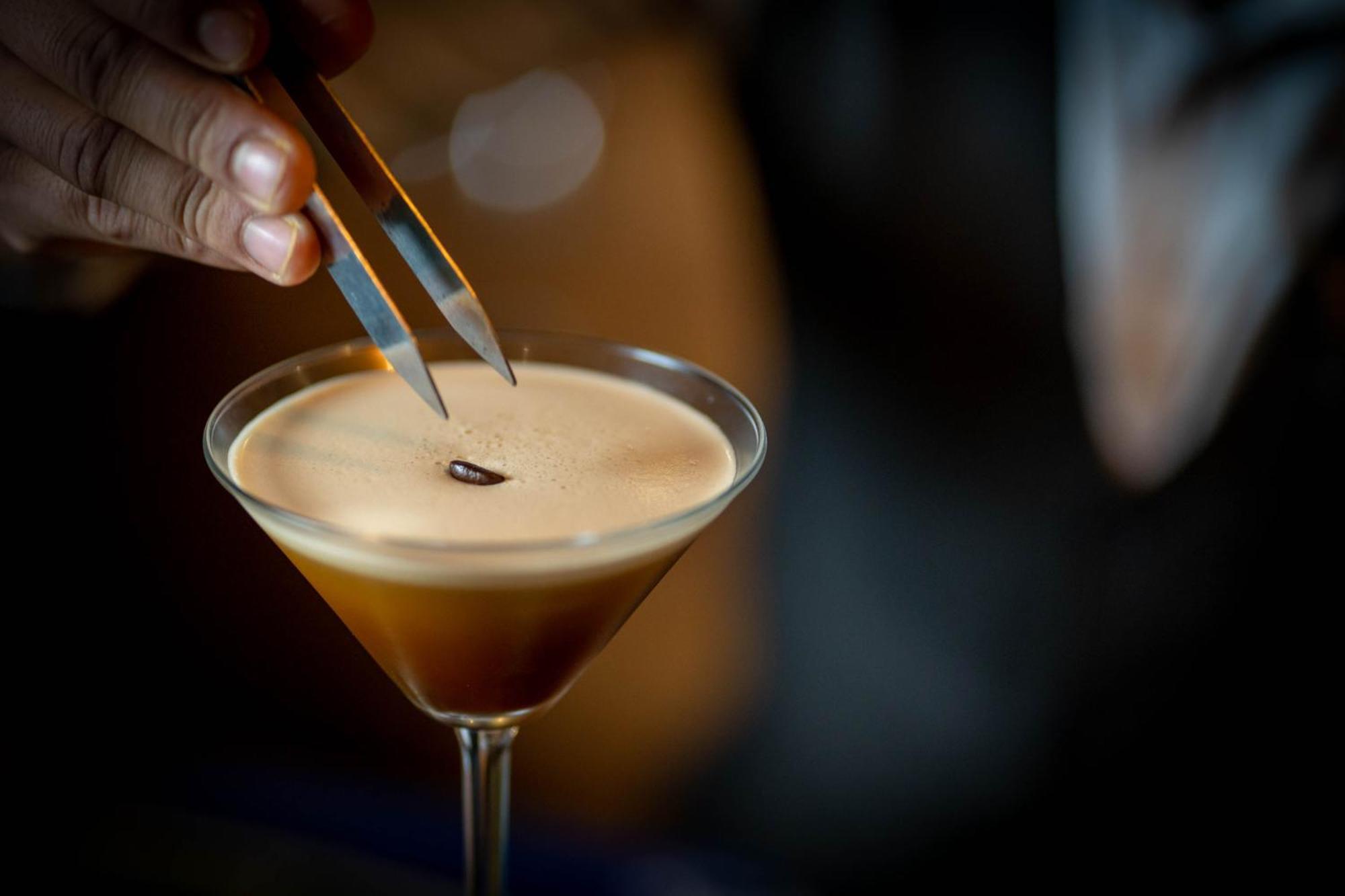 Bar Peepal Resort Pokhara Zewnętrze zdjęcie A chocolate martini