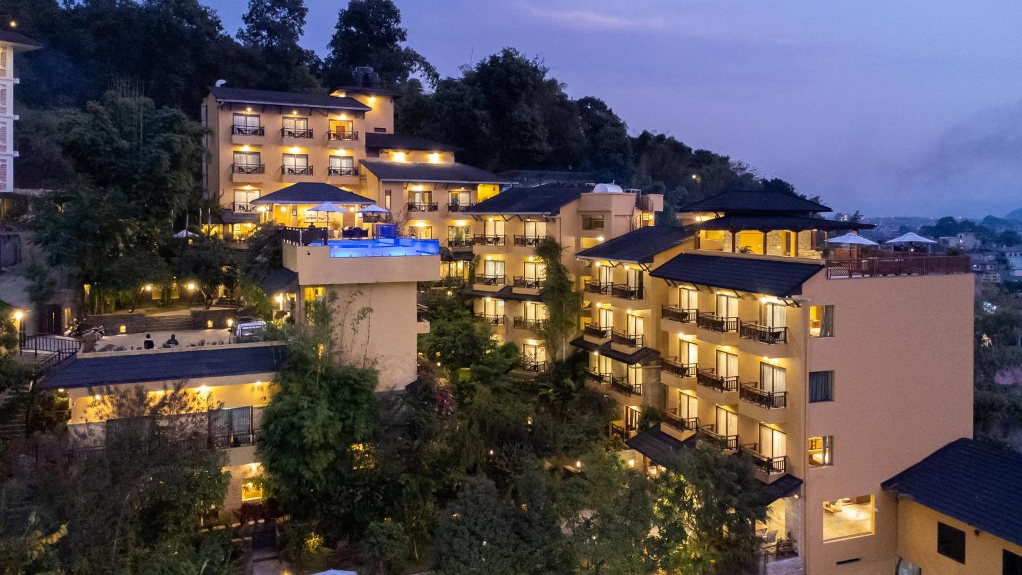 Bar Peepal Resort Pokhara Zewnętrze zdjęcie The Royal Paradise Hotel and Spa