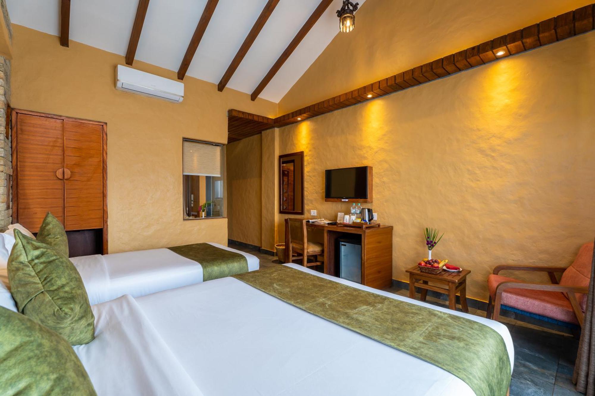 Bar Peepal Resort Pokhara Zewnętrze zdjęcie Deluxe Room