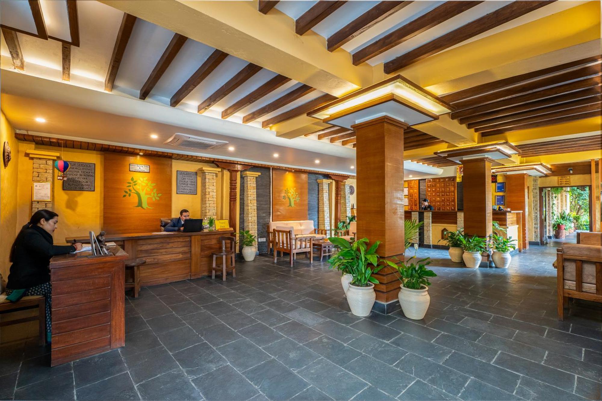 Bar Peepal Resort Pokhara Zewnętrze zdjęcie Lobby