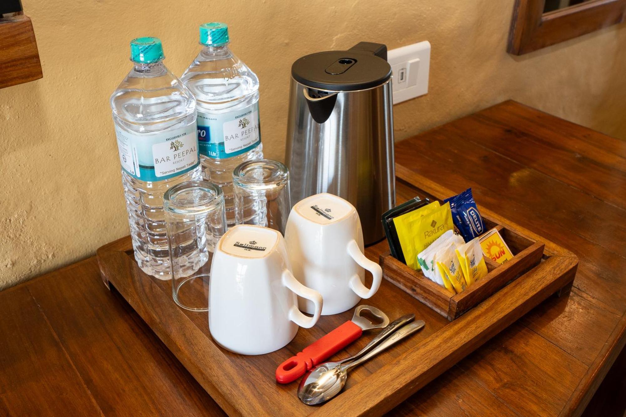 Bar Peepal Resort Pokhara Zewnętrze zdjęcie A tea tray