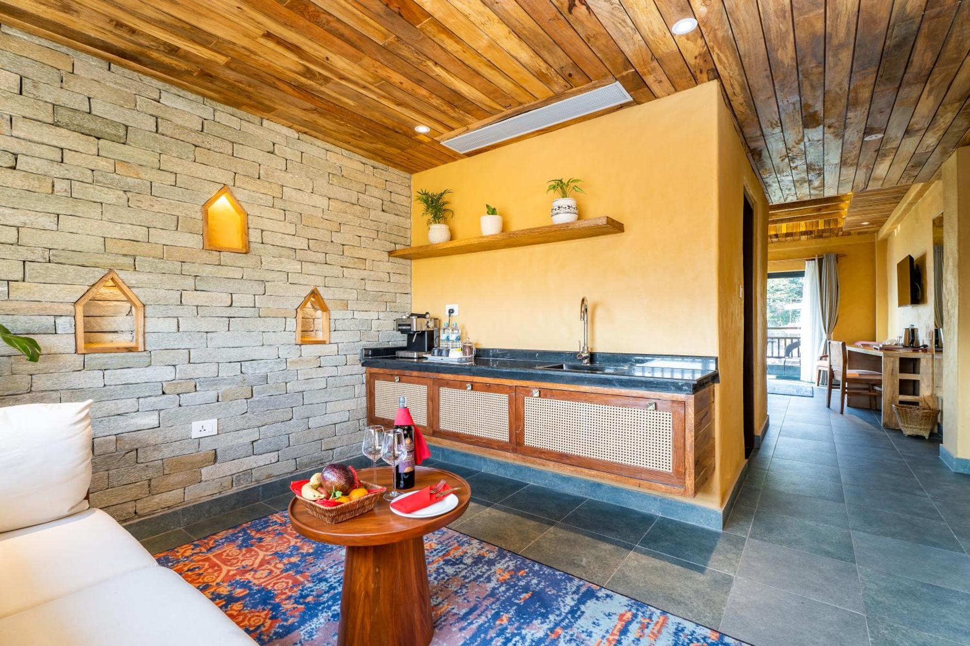 Bar Peepal Resort Pokhara Zewnętrze zdjęcie A kitchen in a hotel