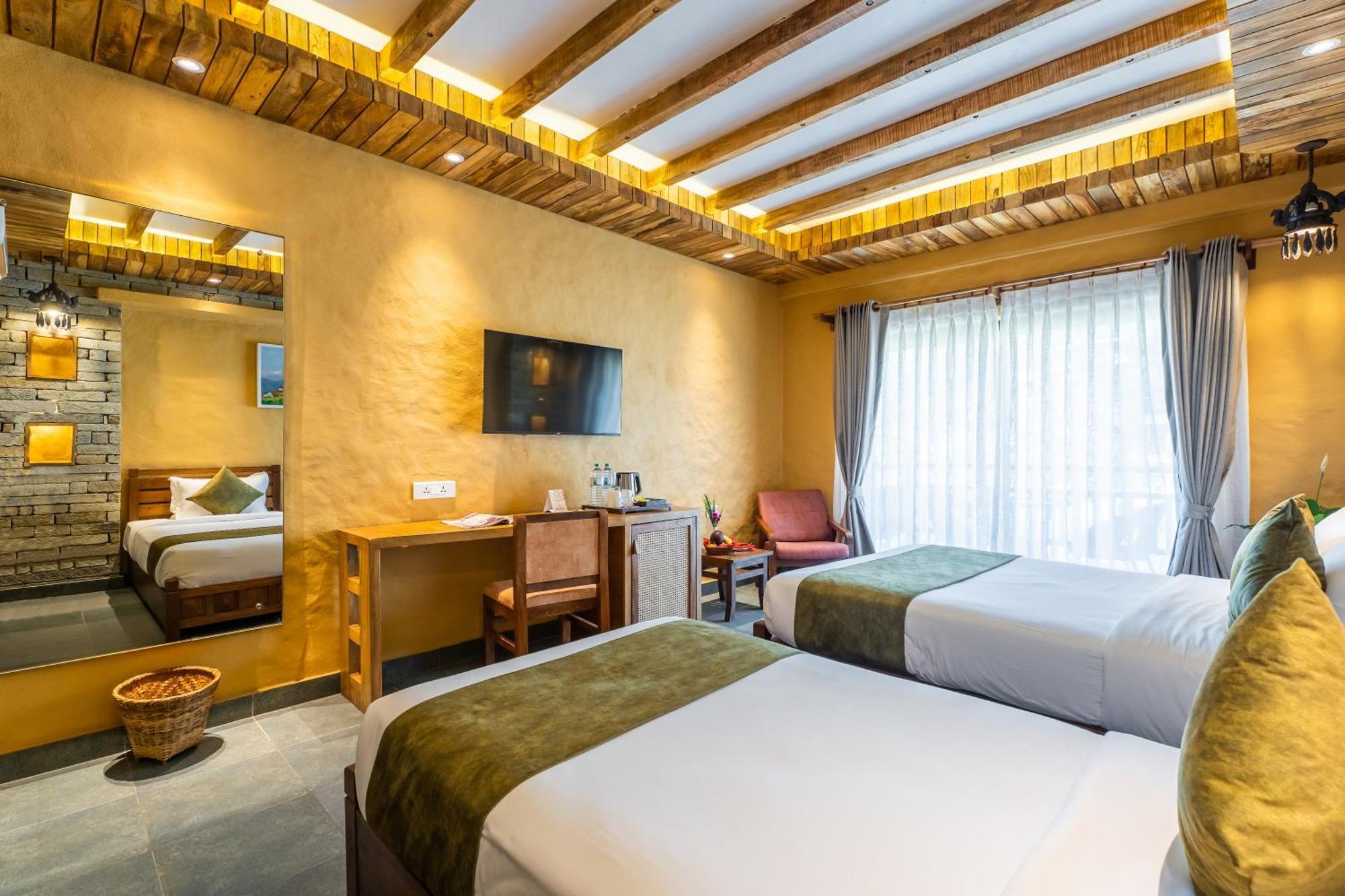 Bar Peepal Resort Pokhara Zewnętrze zdjęcie Deluxe Room